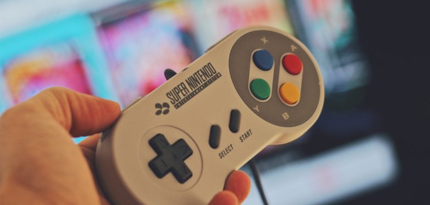 Une manette de super Nintendo